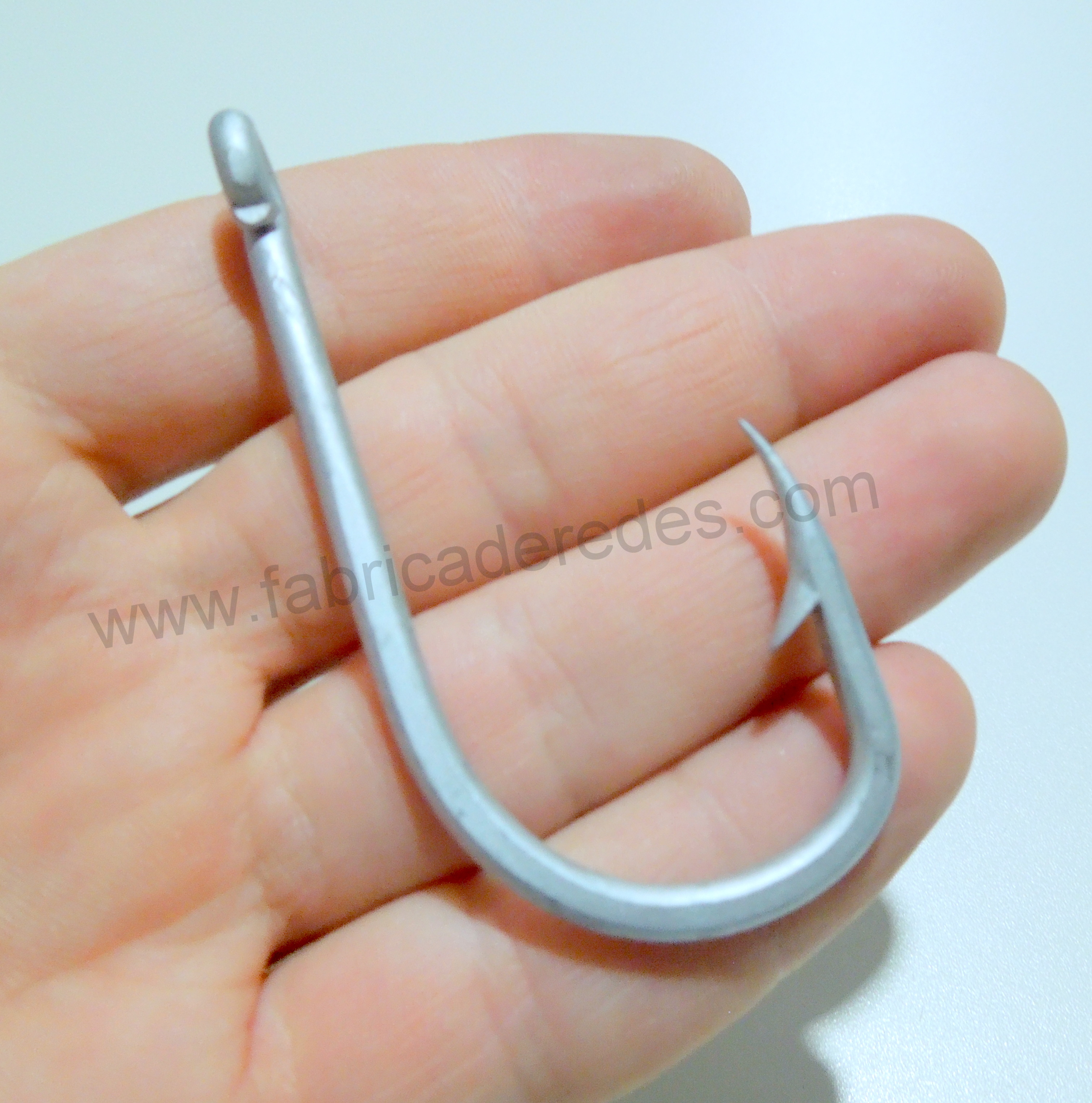 Anzuelo 9/0 con anilla de alto carbono